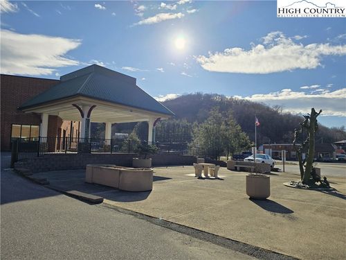 207-207 Hice Ave, West Jefferson, NC, 28694-7059 | Card Image