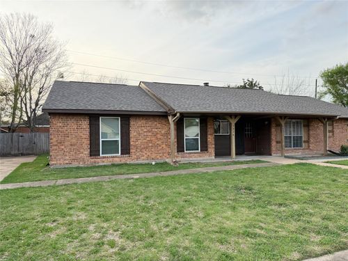 3826 Quiet Place Dr, Houston, TX, 77082-1221 | Card Image