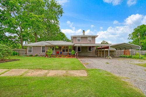330 Young St, Blossom, TX, 75416-2206 | Card Image