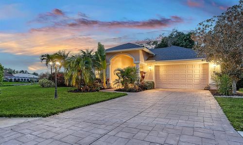 8117 Misty Oaks Blvd, SARASOTA, FL, 34243-3111 | Card Image