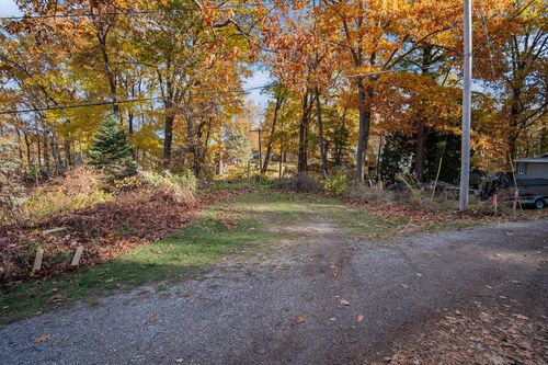 12349 Woodland Park Dr Ne, Belding, MI, 48809-9392 | Card Image