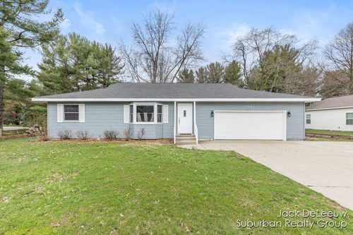 2653 Beeline Rd, Holland, MI, 49424-8214 | Card Image