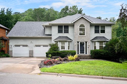 1555 48th Ave, Goodview, MN, 55987-6121 | Card Image