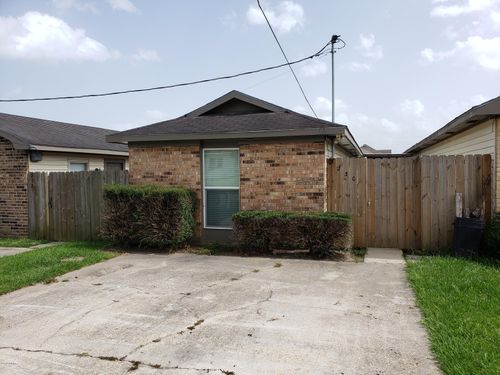 230 Briarcliff Dr, Youngsville, LA, 70592-5822 | Card Image