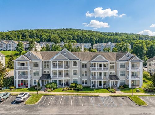 1317 Saratoga Ln, Fishkill, NY, 12524-4948 | Card Image
