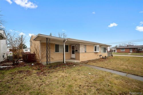 27483 Norma Dr, Warren, MI, 48093-8320 | Card Image