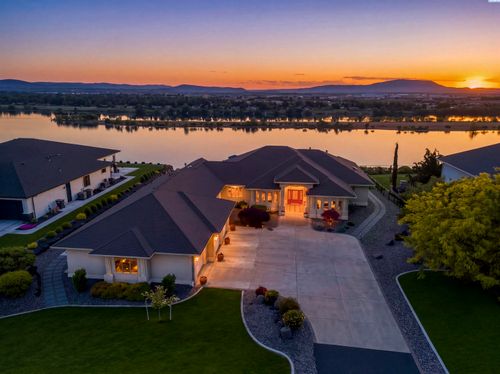 170 Alta Ln, Pasco, WA, 99301-9008 | Card Image