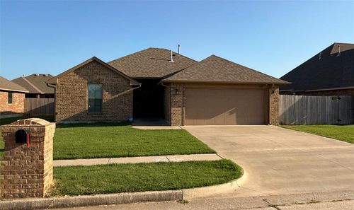 1012 Sw 13th St, Moore, OK, 73160-2616 | Card Image