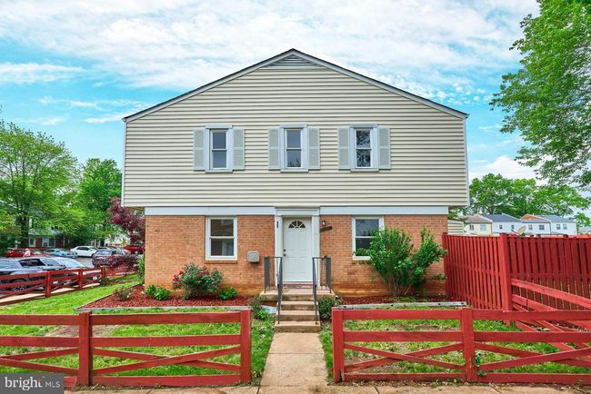 8321 Irongate Way, Townhouse with 3 bedrooms, 3 bathrooms and null parking in MANASSAS VA | Image 4