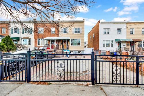 239 Brinsmade Ave, Bronx, NY, 10465-3201 | Card Image