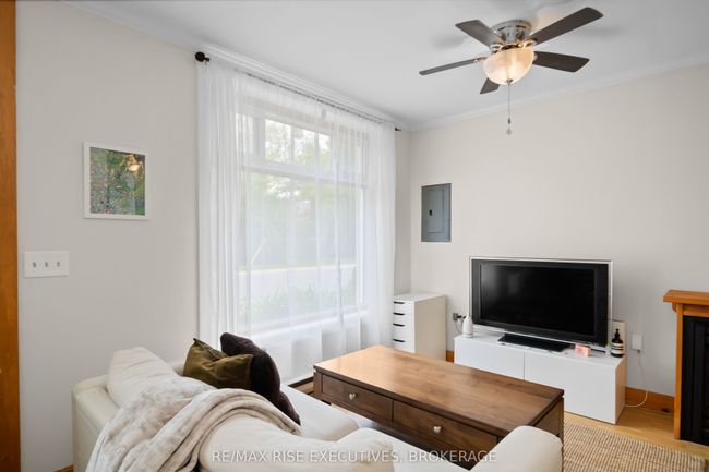 98 Mack St, House other with 2 bedrooms, 1 bathrooms and 1 parking in Kingston ON | Image 6