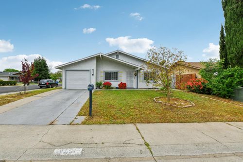 8751 Torrey Way, Elk Grove, CA, 95624-1521 | Card Image