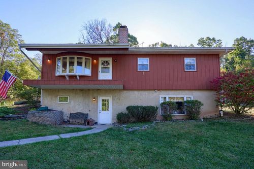 814 Moores Mountain Rd, LEWISBERRY, PA, 17339-8900 | Card Image