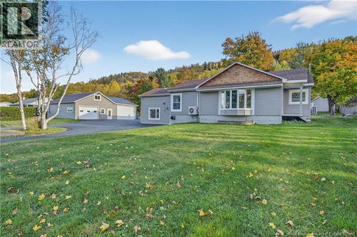 658 Vanier St, Campbellton, NB, E3N1V7 | Card Image