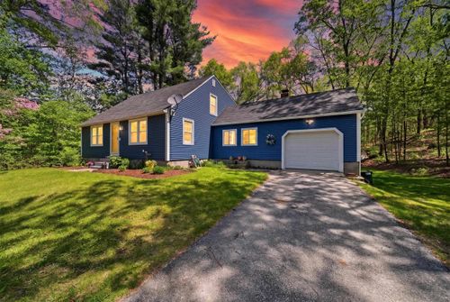 4 Tinker Road, Merrimack, NH, 03054 | Card Image