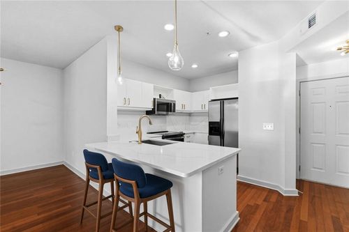 4052-390 17th St Nw, Atlanta, GA, 30363-2011 | Card Image