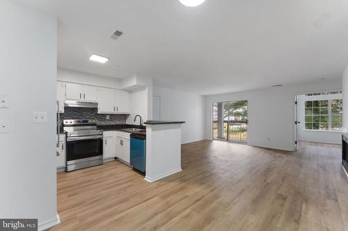 apt-128-88-18503 Boysenberry Dr, GAITHERSBURG, MD, 20879-3674 | Card Image