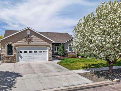 880 Redman St, Chubbuck, ID, 83202-2655 | Card Image