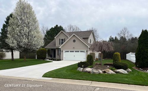 2400 Marlene Dr, Swartz Creek, MI, 48473-7936 | Card Image