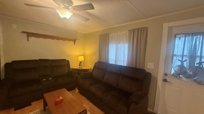 7289 Se Eagle Ave, House other with 3 bedrooms, 2 bathrooms and null parking in Hobe Sound FL | Image 7