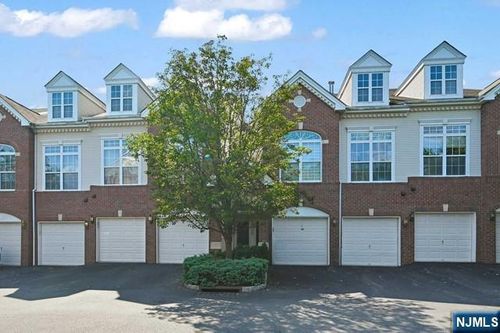 116 Rock Creek Dr, Clifton, NJ, 07014-2021 | Card Image