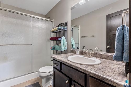 7400 E Corinth St, Sioux Falls, SD, 57110-4854 | Card Image