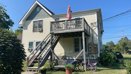 134 Ponquogue Ave, Hampton Bays, NY, 11946-3068 | Card Image