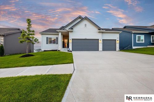 16922 Nebraska Ave, Omaha, NE, 68116-4651 | Card Image