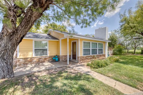 707 Hay St, Carrizo Springs, TX, 78834-3828 | Card Image