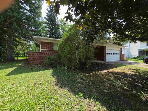 4459 Wickfield Cir, Flint, MI, 48507-3758 | Card Image