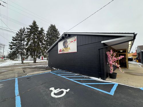 1806 E Main St, Springfield, OH, 45503-4640 | Card Image