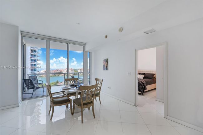 APT-1704 - 50 S Pointe Dr, Condo with 2 bedrooms, 3 bathrooms and null parking in Miami Beach FL | Image 8