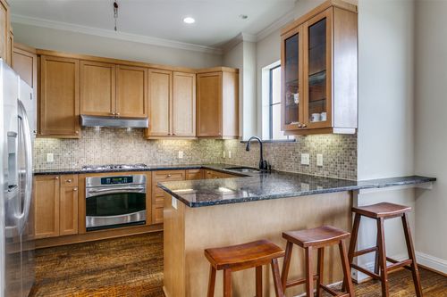 1132 Hemingway Ln, Irving, TX, 75063-5432 | Card Image