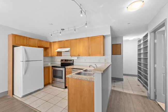 102 - 5355 Boundary Rd, Condo with 2 bedrooms, 1 bathrooms and 1 parking in Vancouver BC | Image 7