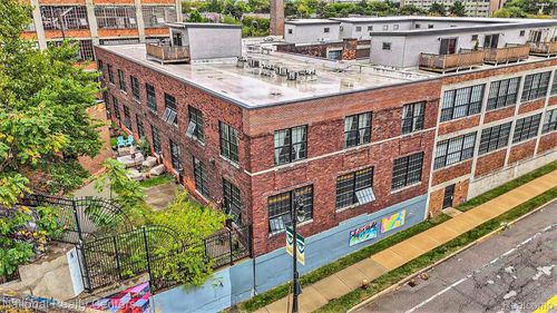 207-5766 Trumbull St, Detroit, MI, 48208-1777 | Card Image