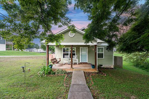 154 Cedar Ave, Knoxville, TN, 37917-4907 | Card Image