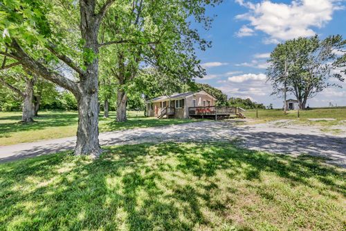 1068 Hugh Hunter Rd, Oak Grove, KY, 42262-9385 | Card Image
