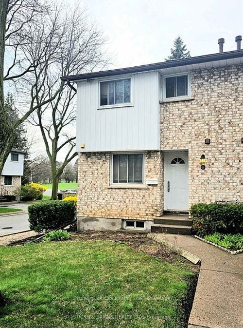 1-5815 Swayze Dr, Niagara Falls, ON, L2J3W3 | Card Image