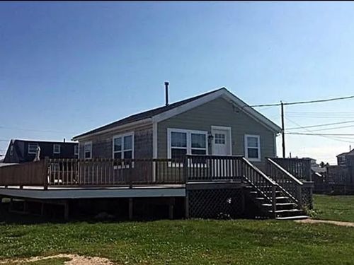 5 Arbeth Rd, Narragansett, RI, 02879-5831 | Card Image