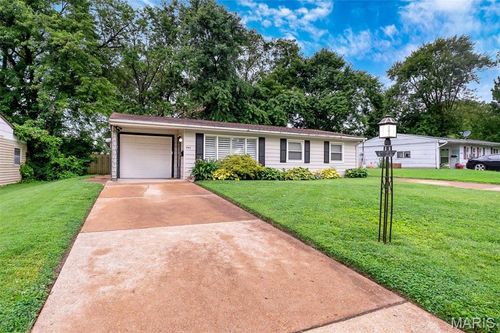 4123 Beauty Ln, Saint Louis, MO, 63134-3901 | Card Image