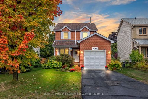 990 Lombardy St, Kingston, ON, K7M8M7 | Card Image