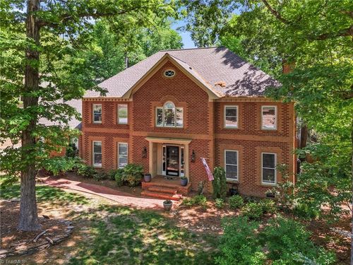 3903 Buncombe Dr, Greensboro, NC, 27407-7329 | Card Image