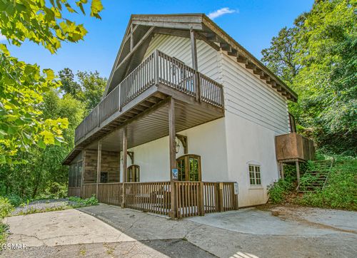 225 Chimney Tops Way, Gatlinburg, TN, 37738 | Card Image