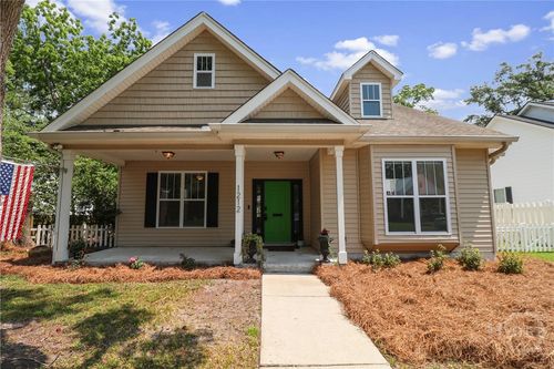 1212 E 52nd St, Savannah, GA, 31404-4218 | Card Image