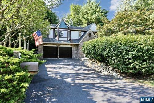 69 Clayton St, Hillsdale, NJ, 07642-2218 | Card Image