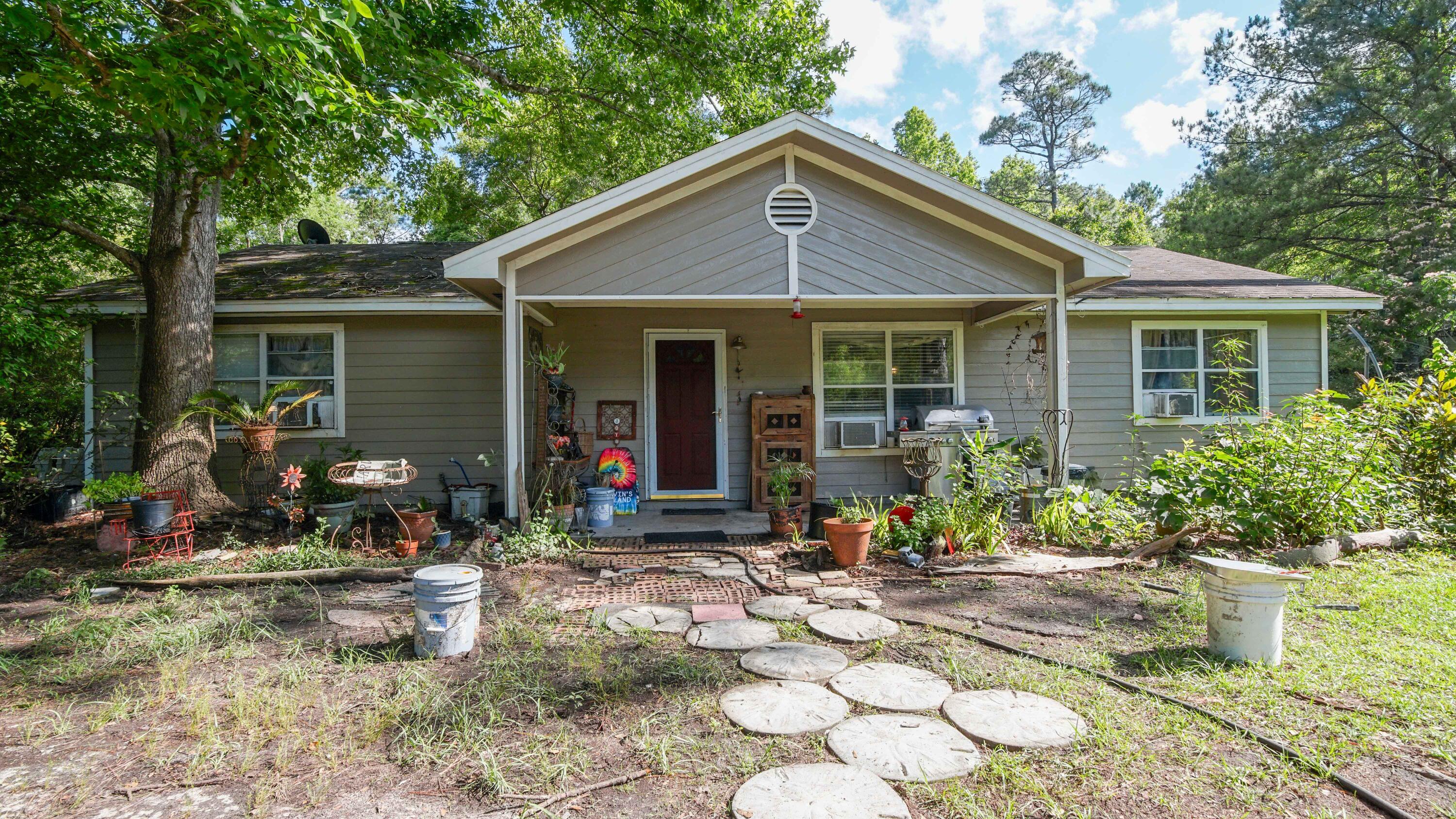 Stella Dr, Freeport, FL 32439
