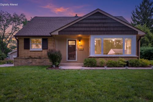 2916 S 104th St, WEST ALLIS, WI, 53227-3514 | Card Image