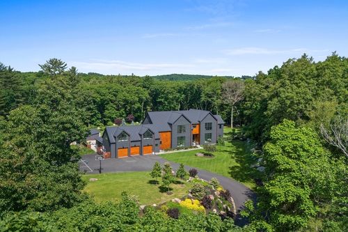 105 Centre St, Dover, MA, 02030-2410 | Card Image