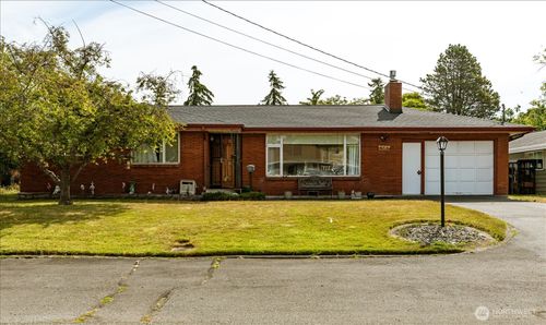532 Se Pasek St, Oak Harbor, WA, 98277-3985 | Card Image