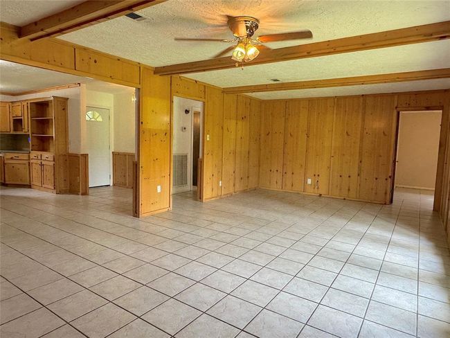 Big living area | Image 4